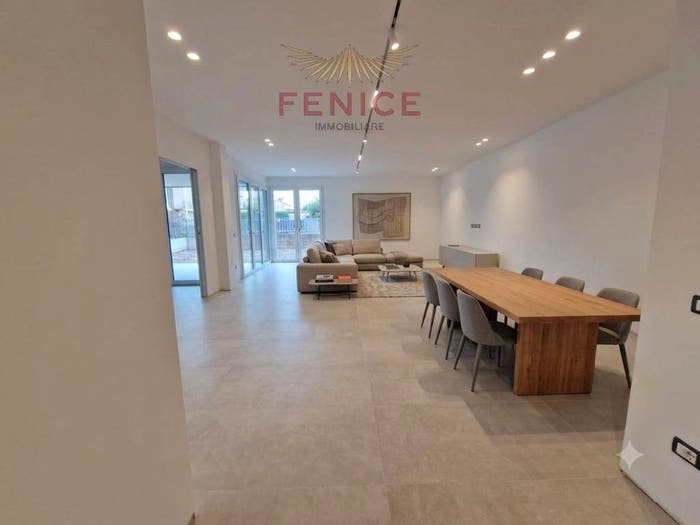 Appartamento trilocale in vendita in Via Autieri d'Italia, Centro, Giavera del Montello