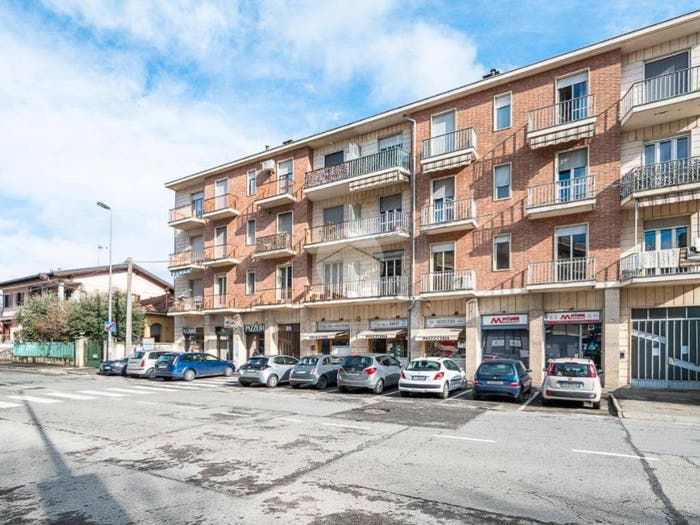 Appartamento quadrilocale in vendita in Via Don Caustico, Centro, Grugliasco
