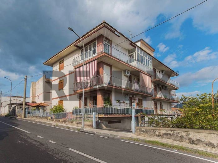 Appartamento con 5 locali in vendita in Via Marina, Fiumefreddo di Sicilia