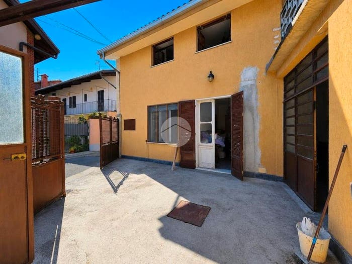Casa con 6 locali in vendita in Via Maestra, Centro, Villareggia
