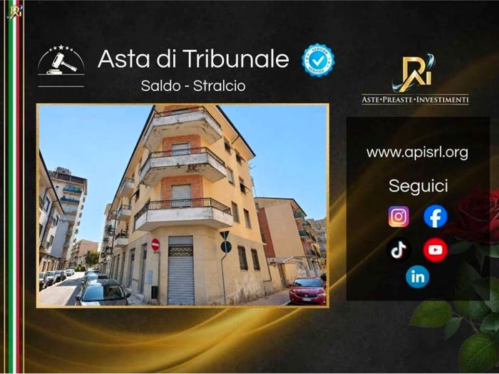 Appartamento quadrilocale in vendita in Via Saverio Mercadante, Semicentro, Vercelli