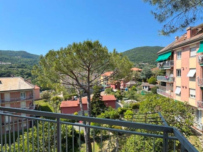 Appartamento quadrilocale in vendita in Via San Felice, Molassana, Genova