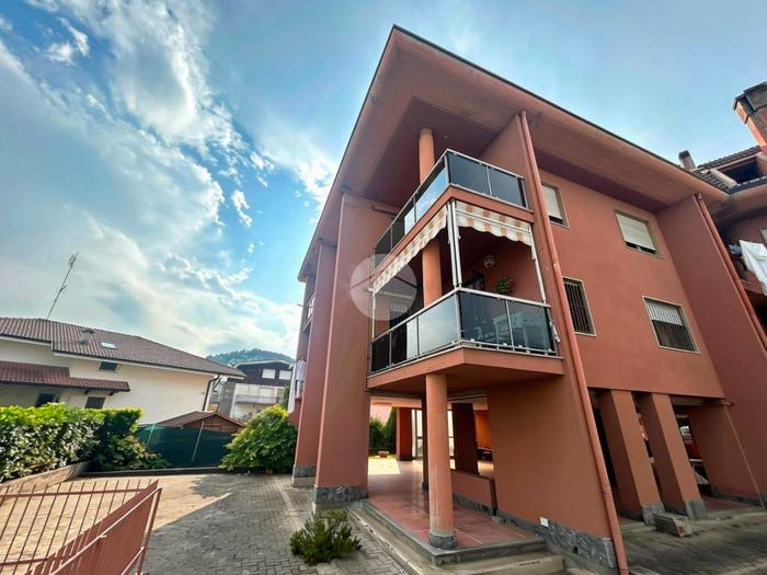 Appartamento quadrilocale in vendita in Via XXIV Maggio, Centro, Cuorgnè