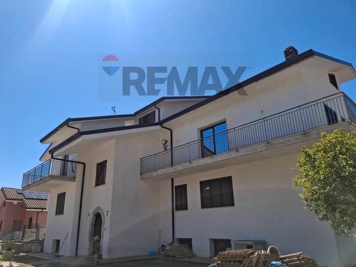 Appartamento trilocale in vendita in Via Appia, Centro, Minturno