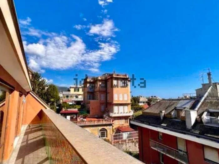 Casa con 6 locali in vendita in Via San Pio X, Albaro, Genova