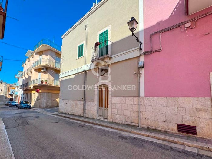 Appartamento con 6 locali in vendita in Via Michele Troya, Santa Maria Vetere, Andria