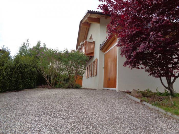 Casa quadrilocale in vendita in Frazione Frisanchi, Altopiano della Vigolana