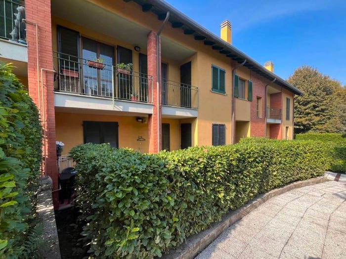Appartamento trilocale in vendita in Via Ines Franzetti, Corgeno, Vergiate