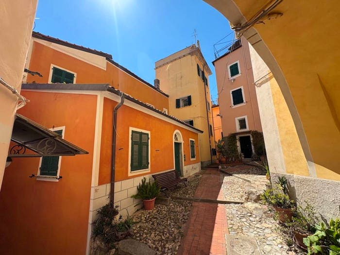Casa con 5 locali in vendita in Via Giulio Vassale, Pugliola Solaro, Lerici