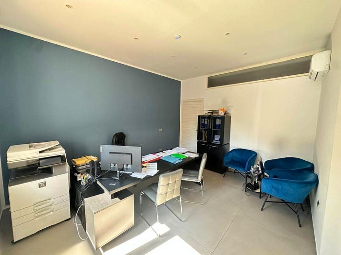 Appartamento trilocale in vendita in Via Vittorio Emanuele, Parete