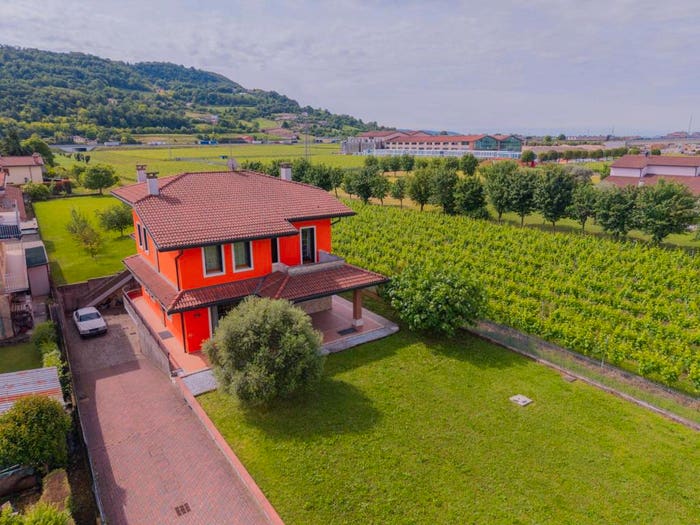 Casa con 6 locali in vendita in Via Silvio Pellico, Centro, Altavilla Vicentina