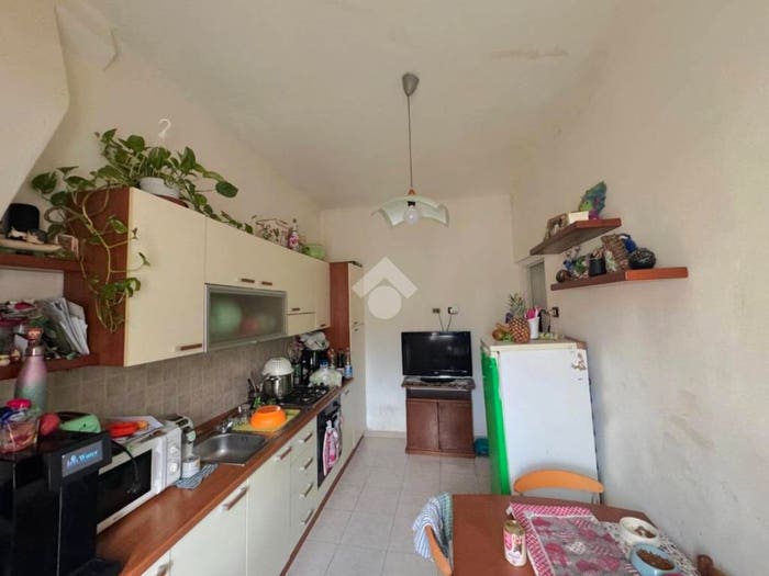 Appartamento trilocale in vendita in Via giro del vento, Bolzaneto, Genova