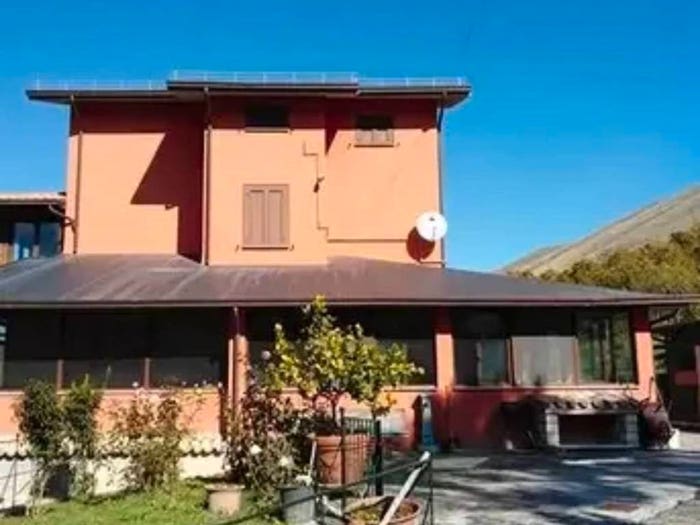 Casa con 6 locali in vendita in via Strada Comun Ort Carrito, Carrito, Ortona dei Marsi