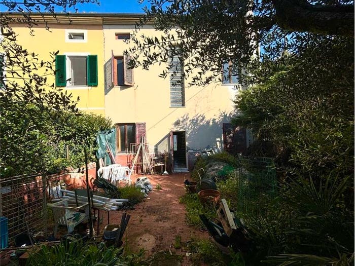 Casa con 6 locali in vendita in Tempagnano Picciorana, Lucca