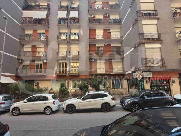 Appartamento quadrilocale in vendita in via alvisi, Centro, Barletta