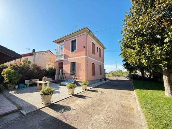 Casa con 5 locali in vendita in Piazza della Libertà, Alessandria