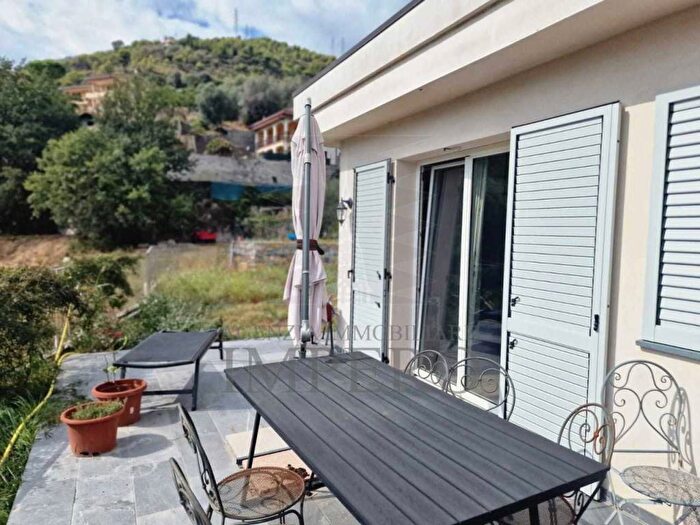 Casa con 6 locali in vendita in Località Gray, Centro, Camporosso