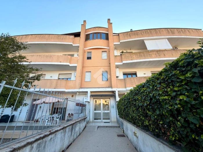 Appartamento trilocale in vendita in Via giovanni falcone, Merine, Lizzanello
