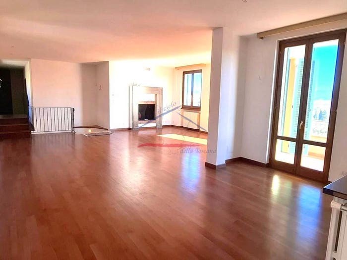 Appartamento con 6 locali in vendita in Località Poggiola, San Giuliano, Arezzo