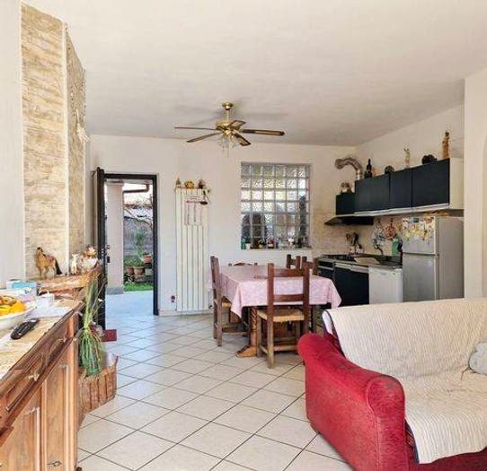 Appartamento con 5 locali in vendita in Marina di Massa Centro, Massa