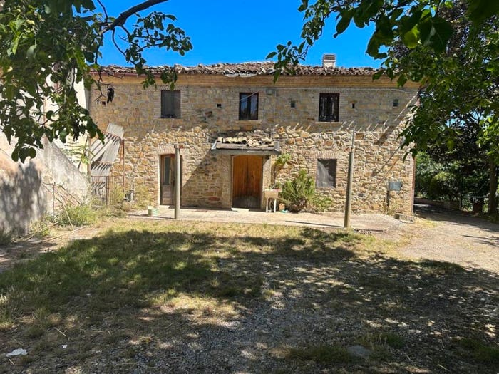 Casa con 5 locali in vendita in Contrada Mallo, Penne