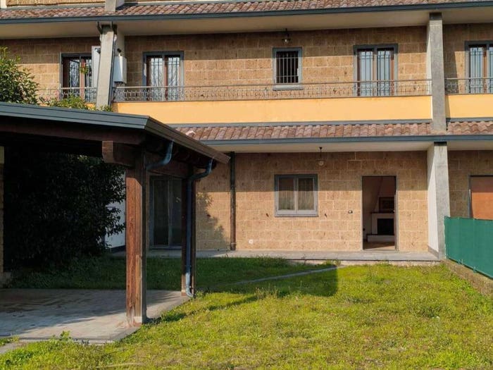 Casa con 6 locali in vendita in via Rossi snc, Scisciano