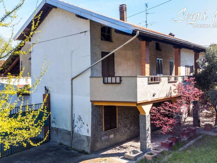 Casa con 6 locali in vendita in Via Giuliano Cortellini, Barengo