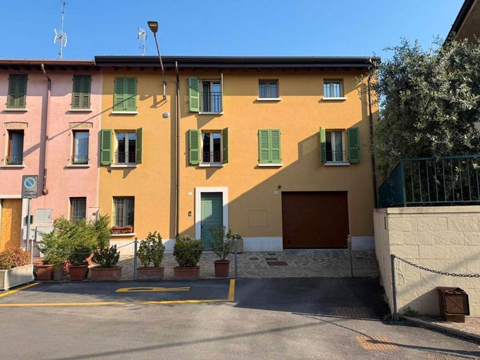 Casa con 6 locali in vendita in Via Felice Cavallotti, Centro, Montichiari