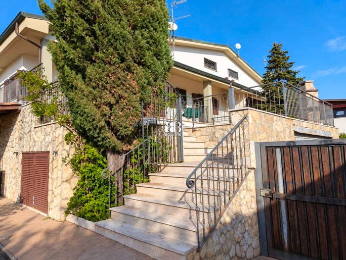 Casa con 6 locali in vendita in Via Valerio Giacomini, Castel di Leva, Roma