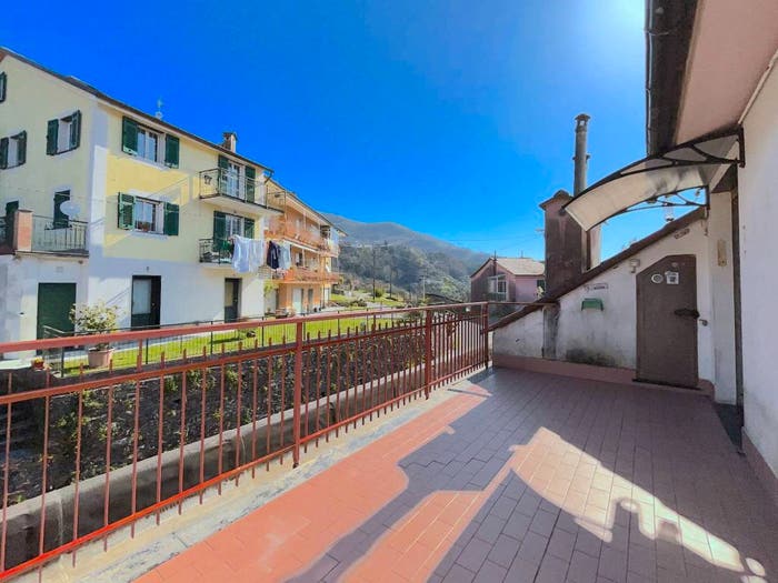 Casa trilocale in vendita in Via Casareggio, Moconesi