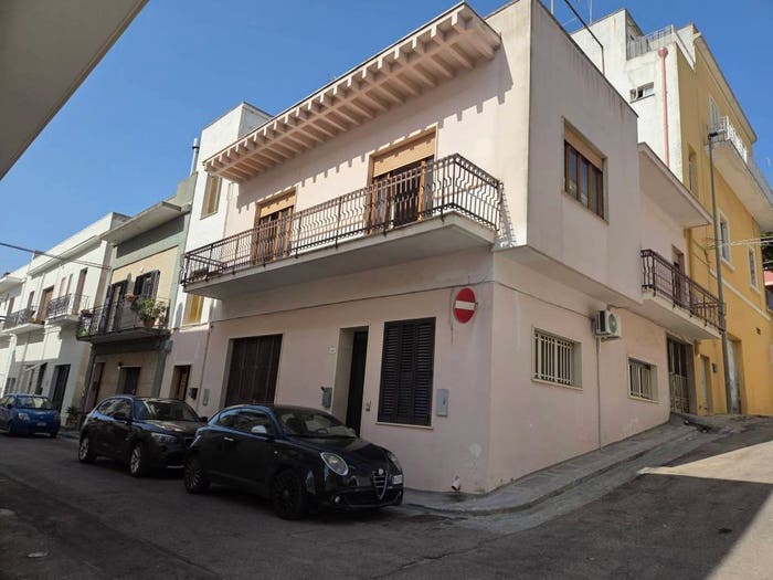 Appartamento con 5 locali in vendita in Via Perugia, Centro, Matino