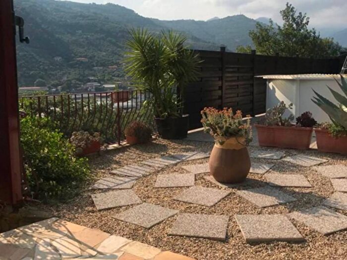 Casa con 6 locali in vendita in Via Roma, Centro, Camporosso