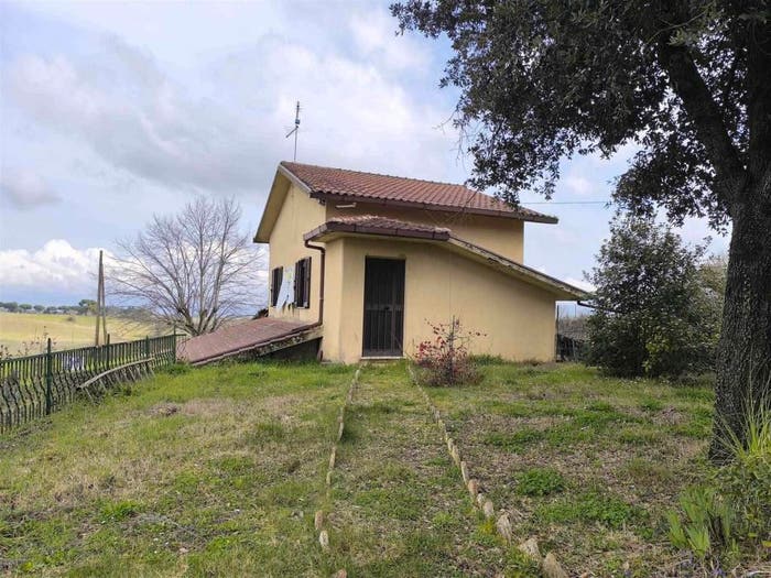 Casa con 6 locali in vendita in Centro, Montefiascone