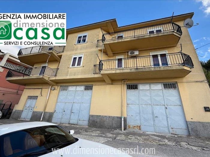 Casa con 6 locali in vendita in via ruggero leoncavallo, Centro, San Cataldo