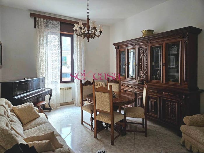 Appartamento quadrilocale in vendita in Via Oberdan, Stazione Via Roma, Grosseto