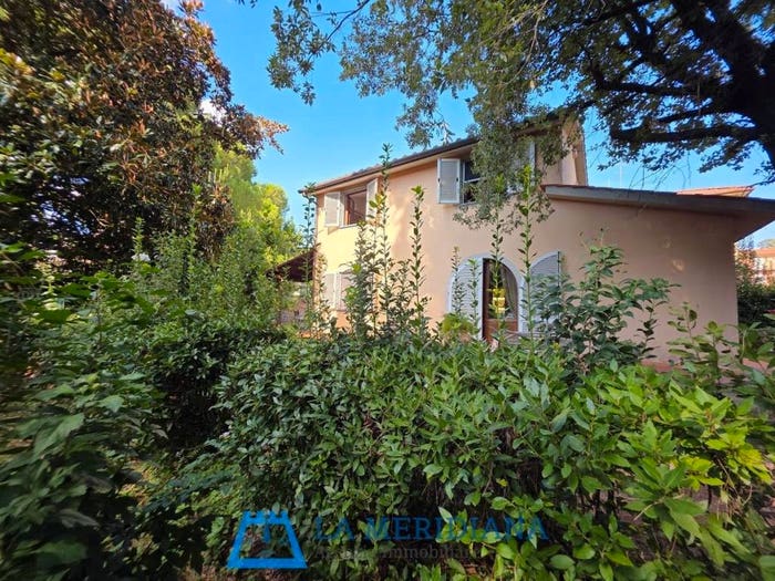 Casa con 5 locali in vendita in Centro, Lamporecchio
