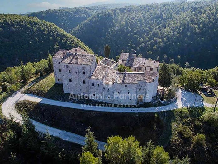Casa con 6 locali in vendita in Strada provinciale, Massa Martana