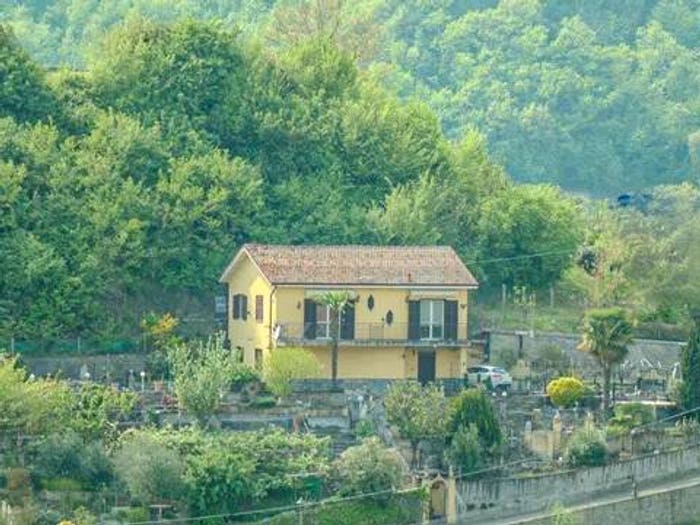 Casa con 6 locali in vendita in Via Roma No Number, Sessame