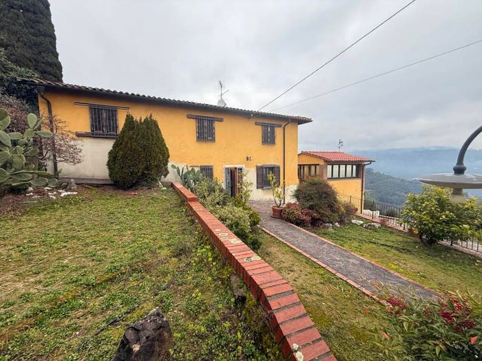 Casa con 6 locali in vendita in Via del Monte Est, Collodi Ponte all'Abate Monte a Pescia, Pescia