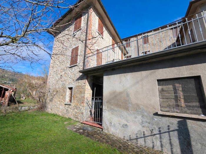 Casa con 6 locali in vendita in Strada Sanzola, Mercato Saraceno