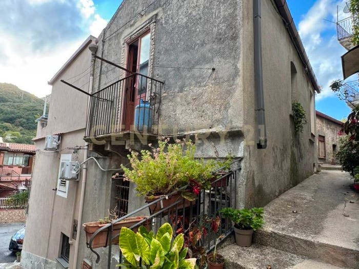 Casa trilocale in vendita in Via San Pietro, Centro, Saponara