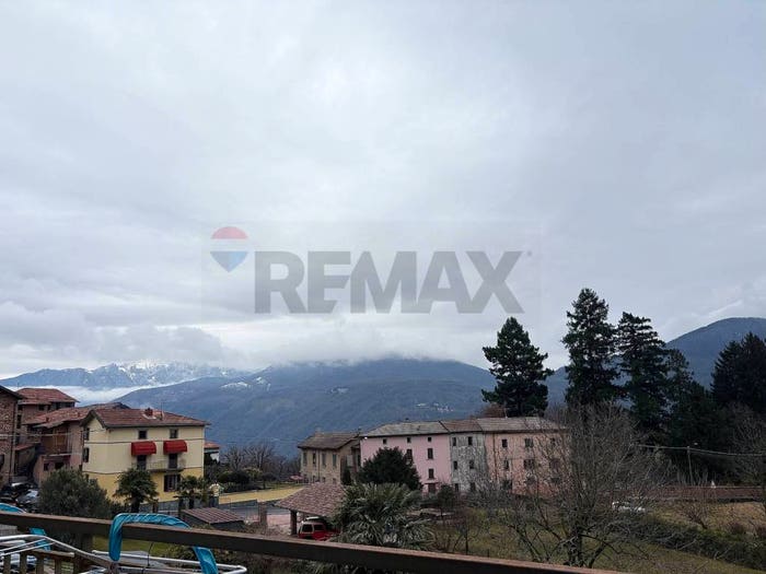 Casa trilocale in vendita in VIA MULINO, Borgnana, Cuasso al Monte