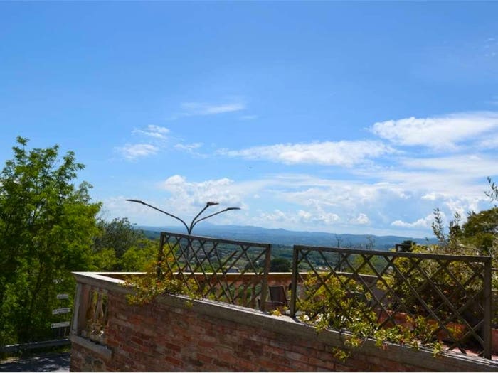 Appartamento con 5 locali in vendita in Centro, Lucignano