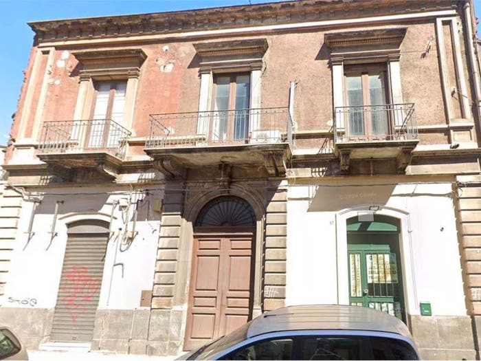 Appartamento con 6 locali in vendita in Via Monserrato, Borgo, Catania