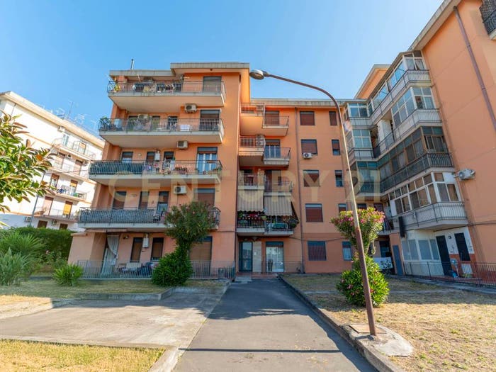 Appartamento quadrilocale in vendita in Via Carrubella, Centro, Gravina di Catania