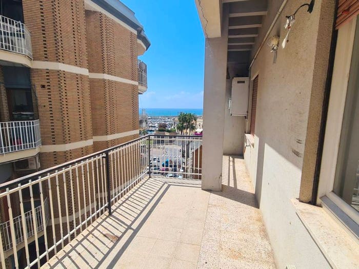 Appartamento quadrilocale in vendita in Via dei Latini, Centro, Nettuno