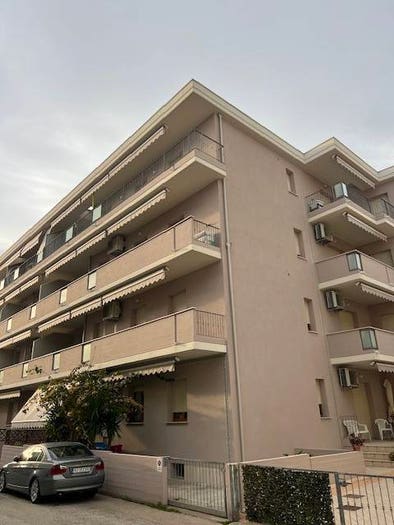 Appartamento trilocale in vendita in via calabria, Lungomare Marconi, Alba Adriatica