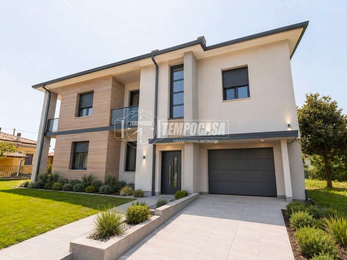 Casa con 6 locali in vendita in Via Generale Luigi Soldo, Centro, Nuvolera