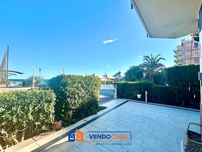 Appartamento bilocale in vendita in Lungomare Giacomo Matteotti, Borghetto Santo Spirito
