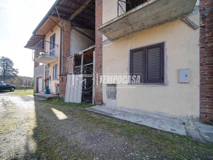 Casa trilocale in vendita in Via Aldo Moro c, Centro, Biandronno